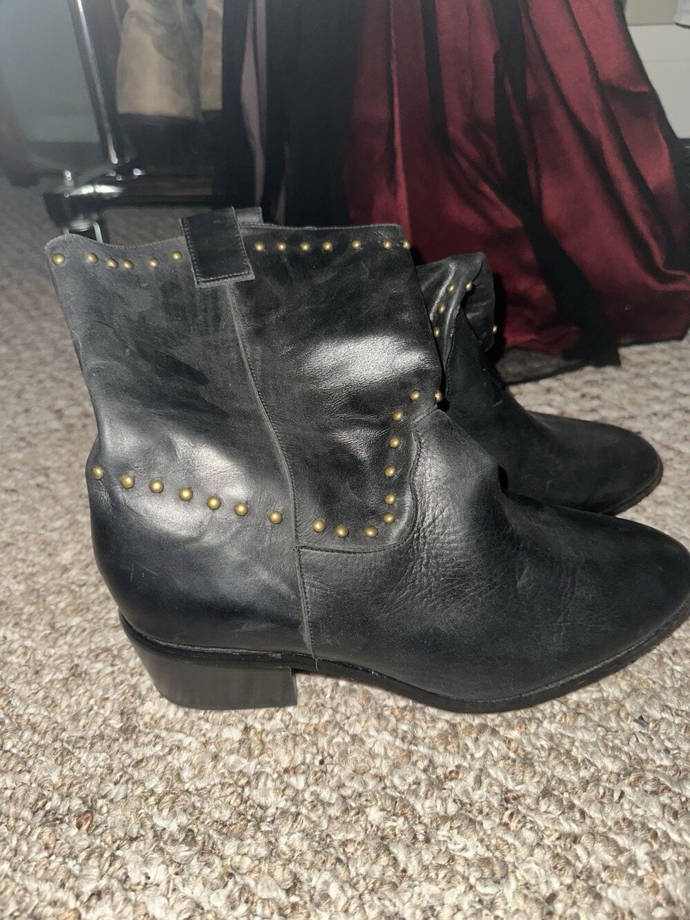 Women’s Black Leather Studded Ankle Bootie Pull-On Round Toe US 7.5